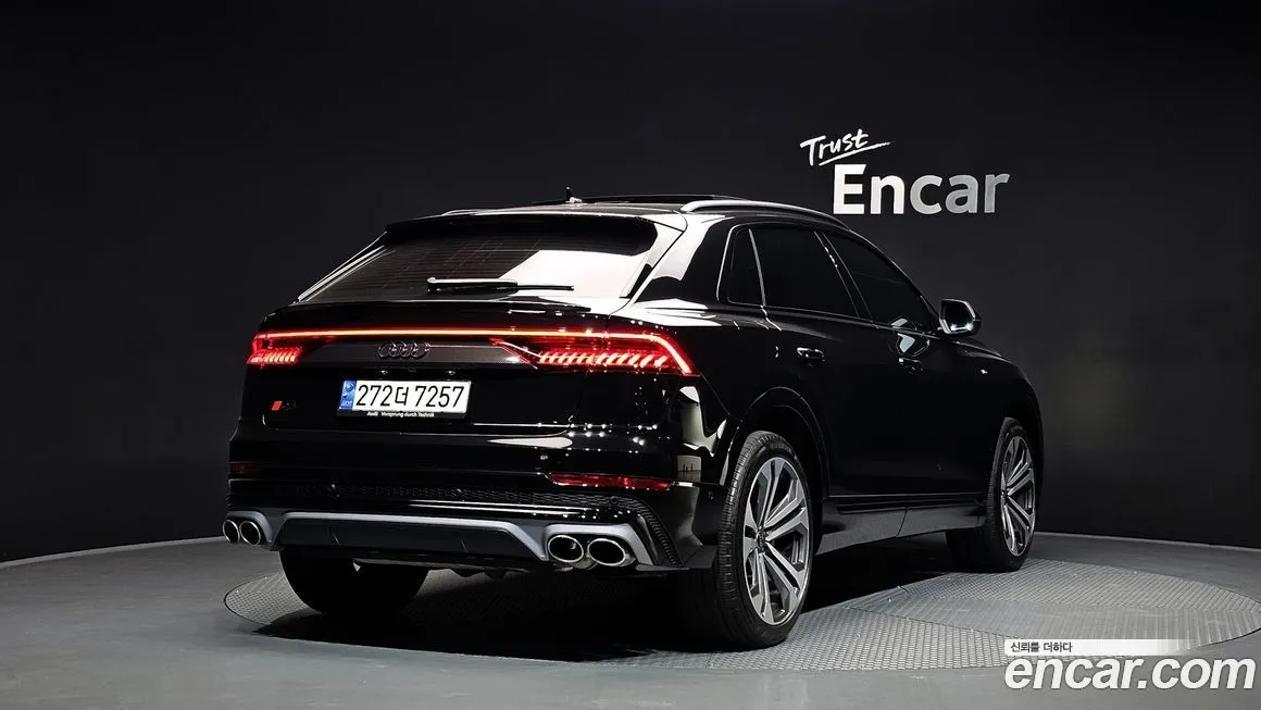 Audi Q8 — фото 2