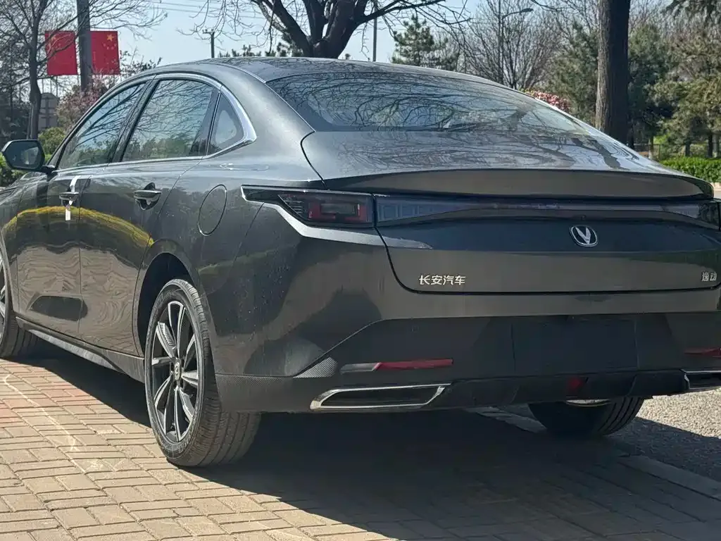 Changan Eado — фото 3