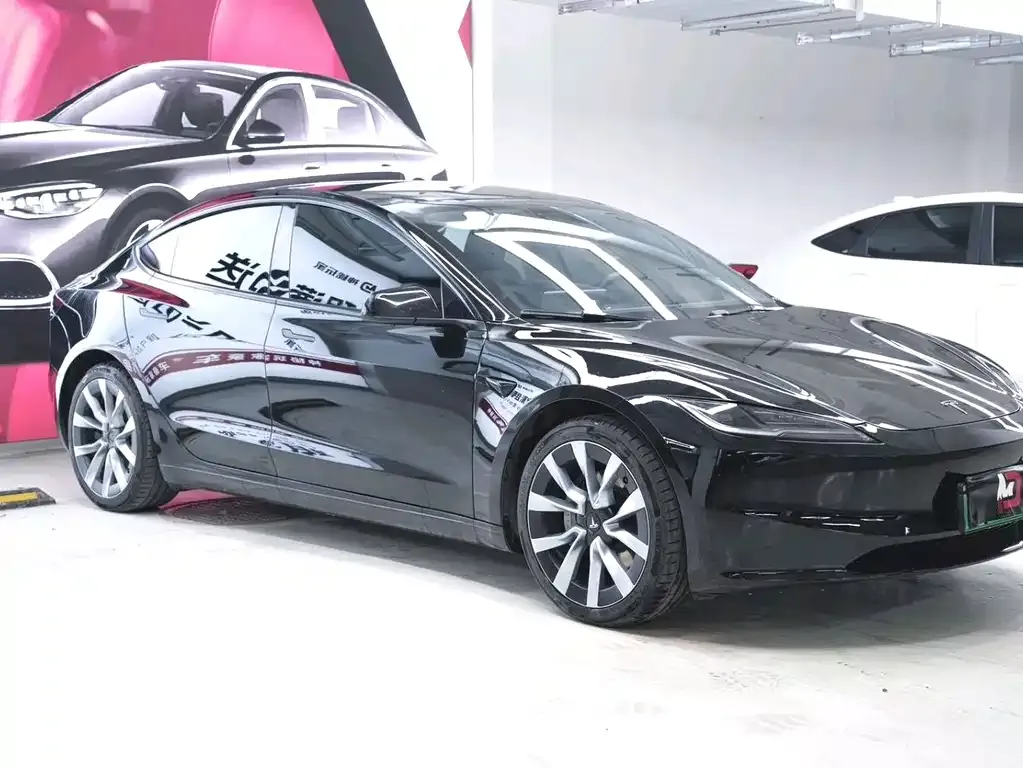 Tesla Model 3 — фото 8