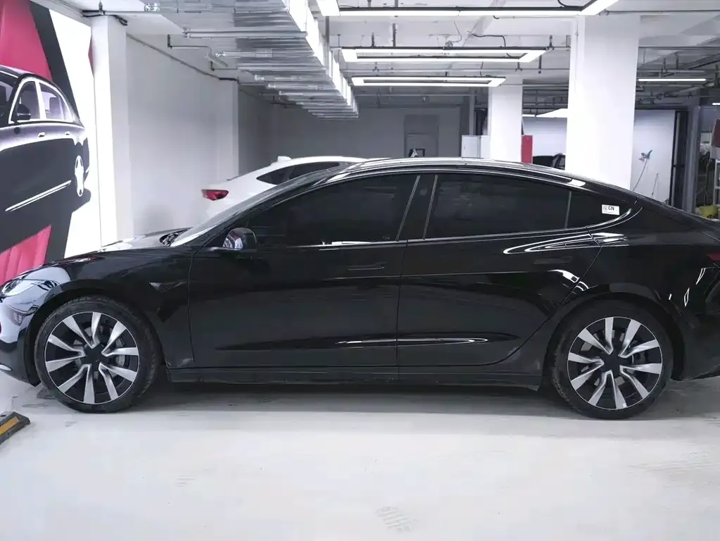 Tesla Model 3 — фото 7
