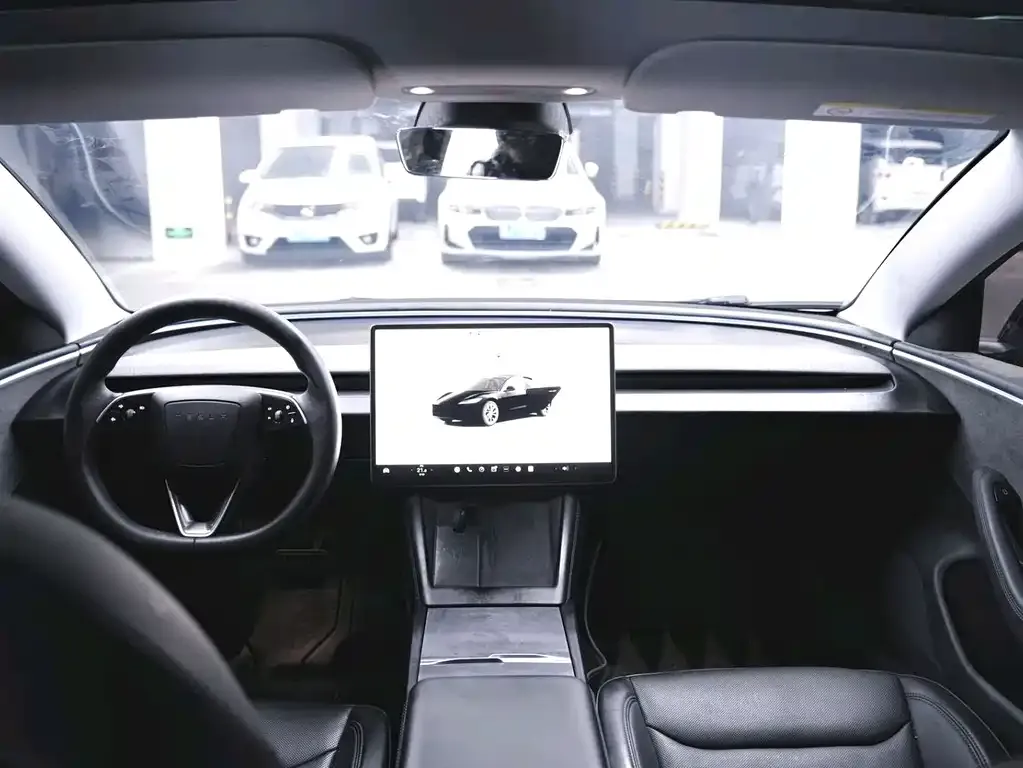 Tesla Model 3 — фото 3