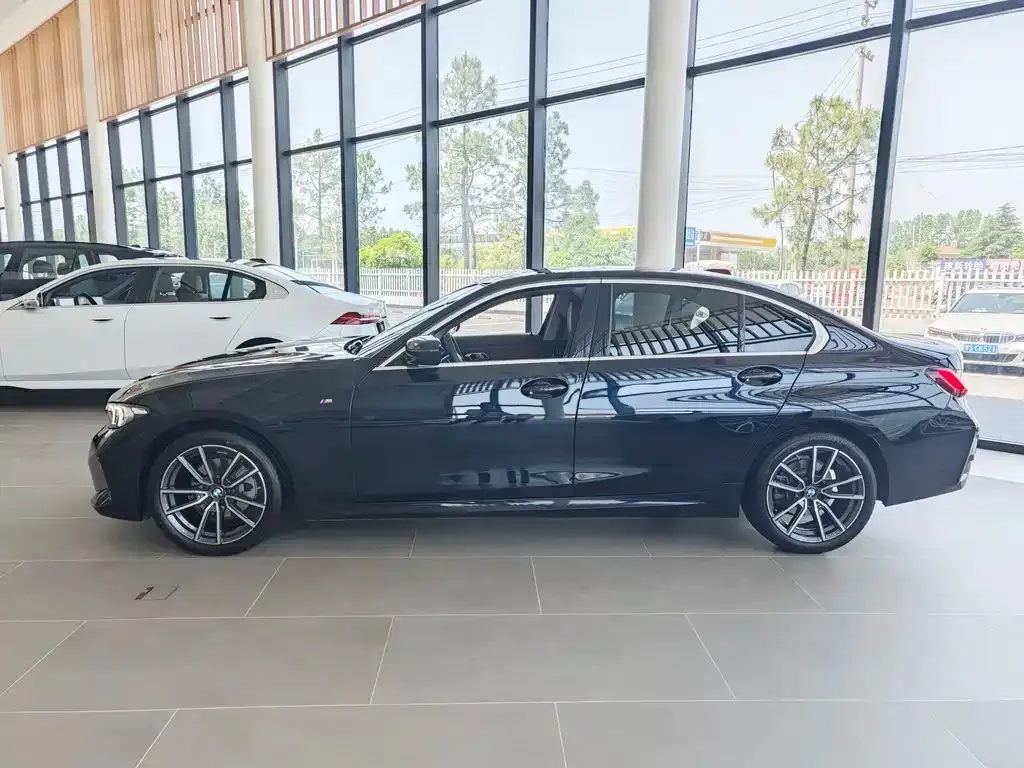 BMW 3 Series 2024 из CN, фото 10