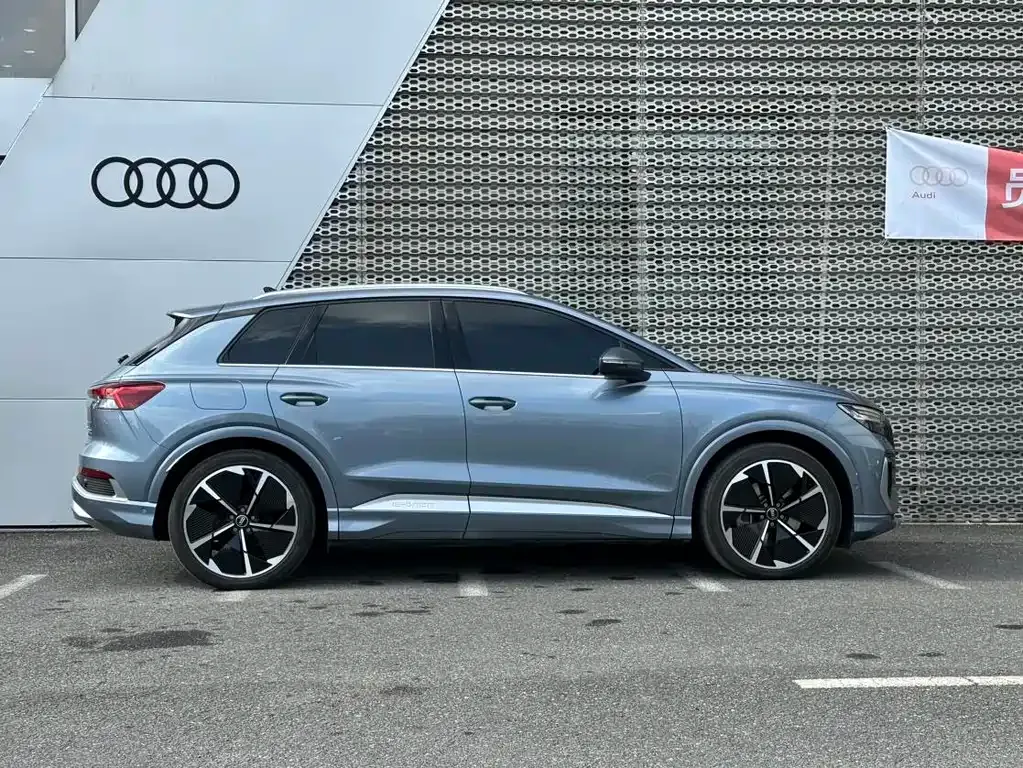 Audi Q4 e-tron — фото 10