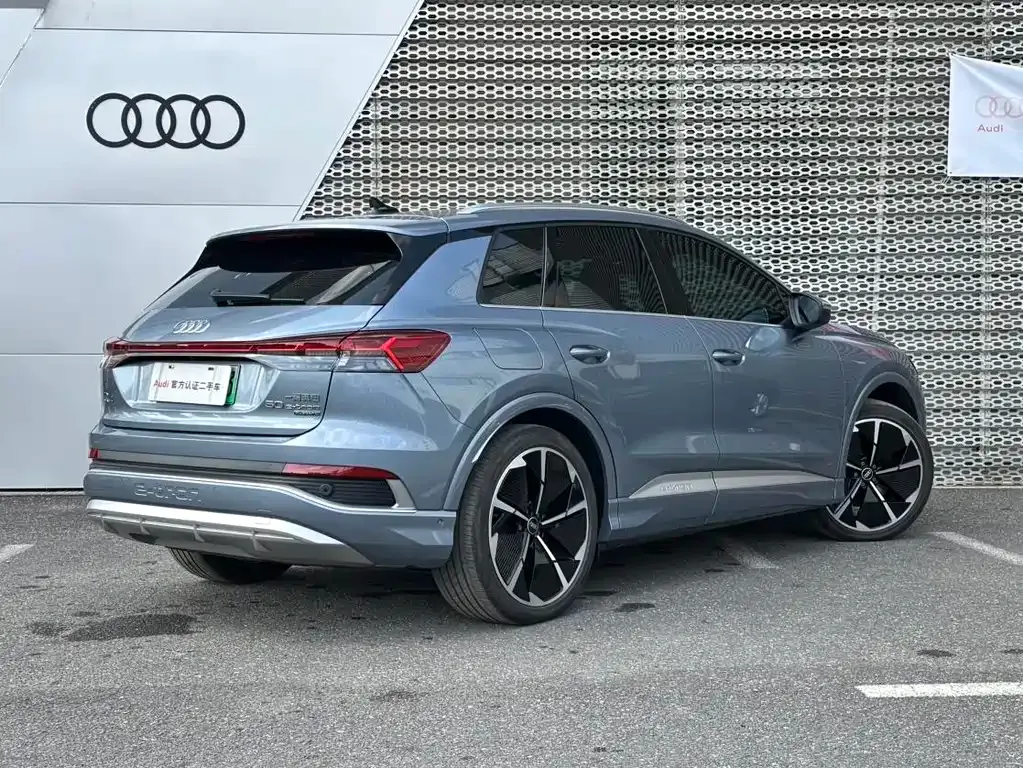 Audi Q4 e-tron — фото 9