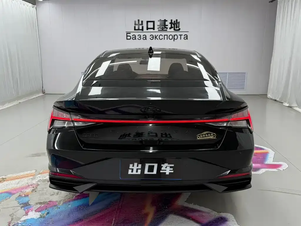 Hyundai Elantra — фото 2
