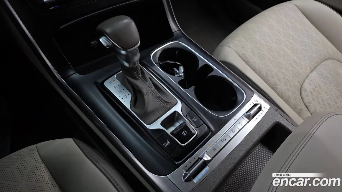 Kia Carnival — фото 10