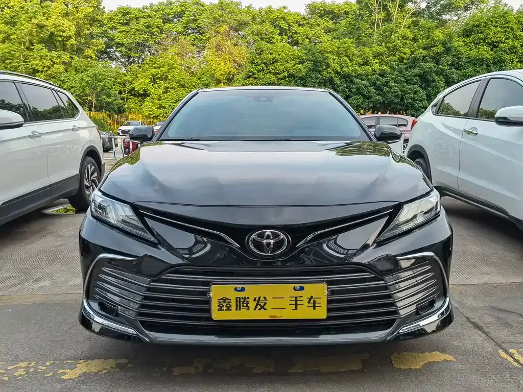 Toyota Camry — фото 10
