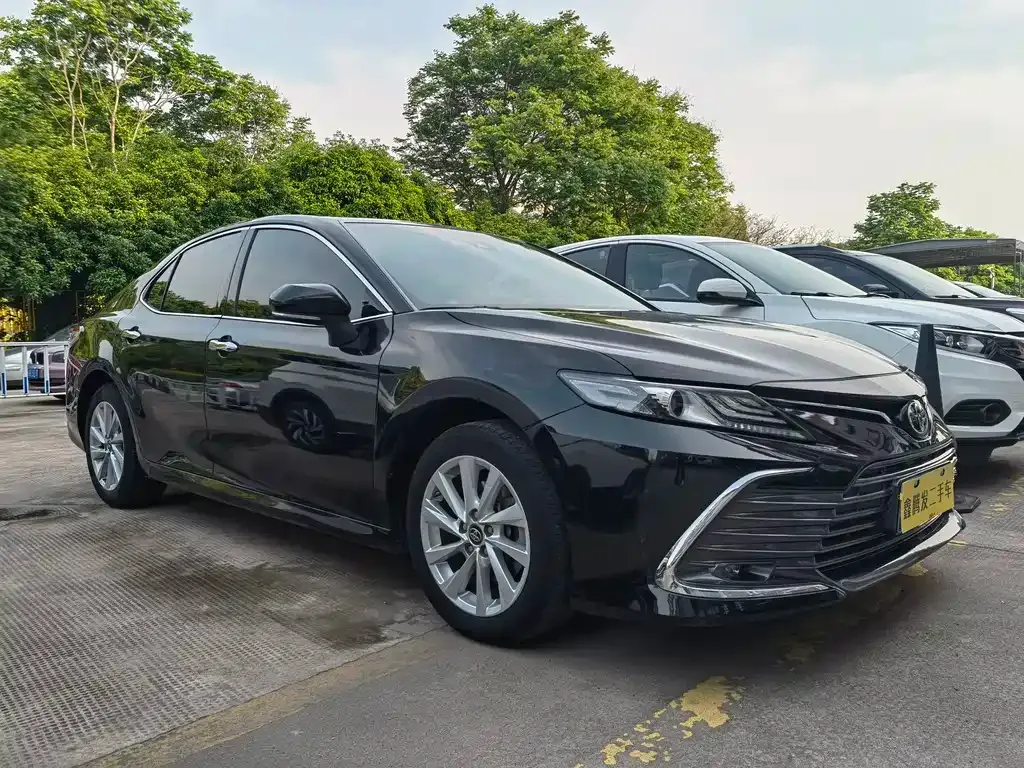 Toyota Camry — фото 8