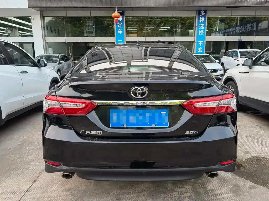 Toyota Camry — фото 6