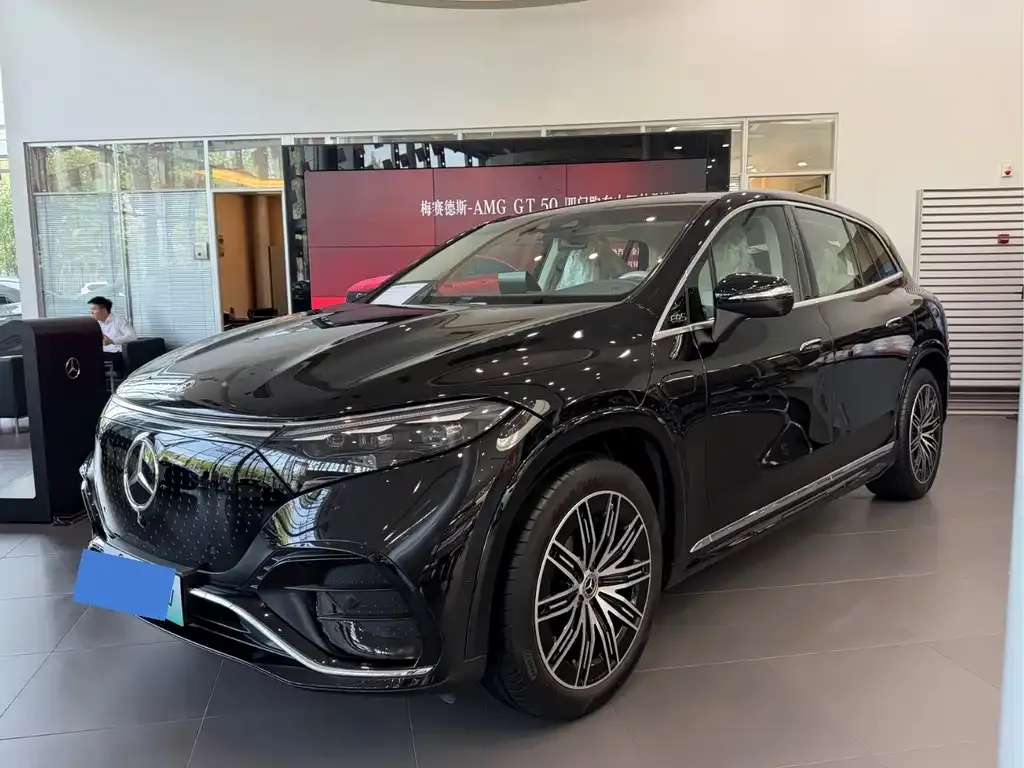 Mercedes-Benz EQS SUV — фото 1