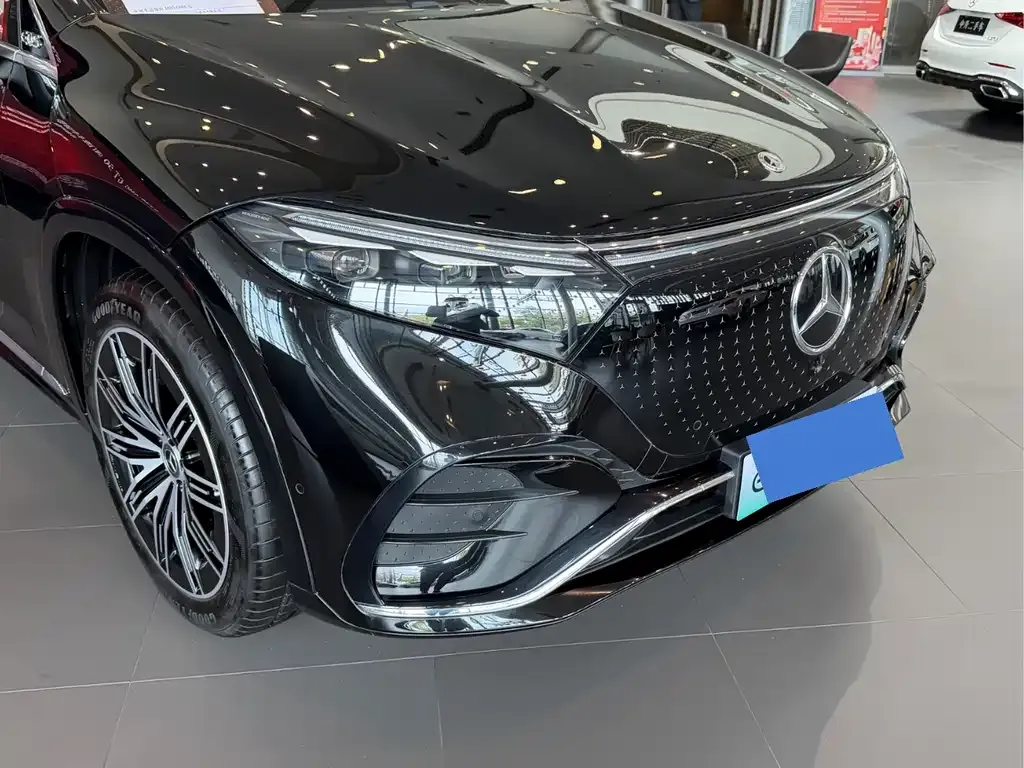 Mercedes-Benz EQS SUV — фото 7