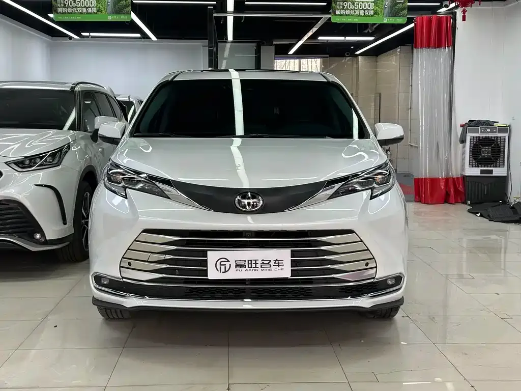 Toyota Sienna 2024 из CN, фото 9