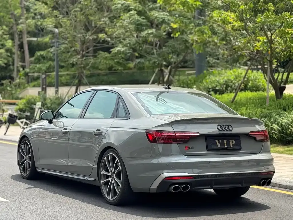 Audi S4 — фото 8
