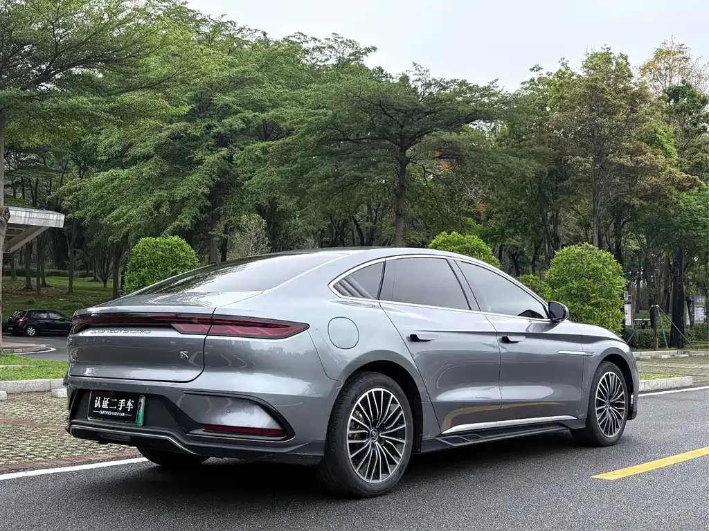 BYD Han — фото 10