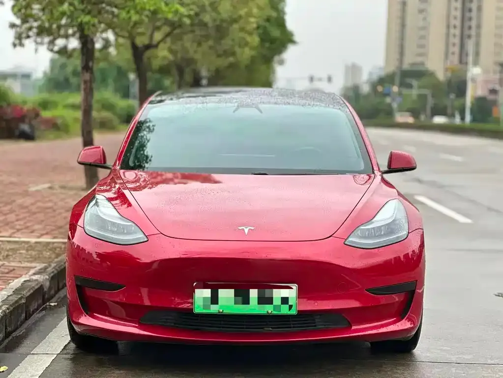 Tesla Model 3 — фото 8