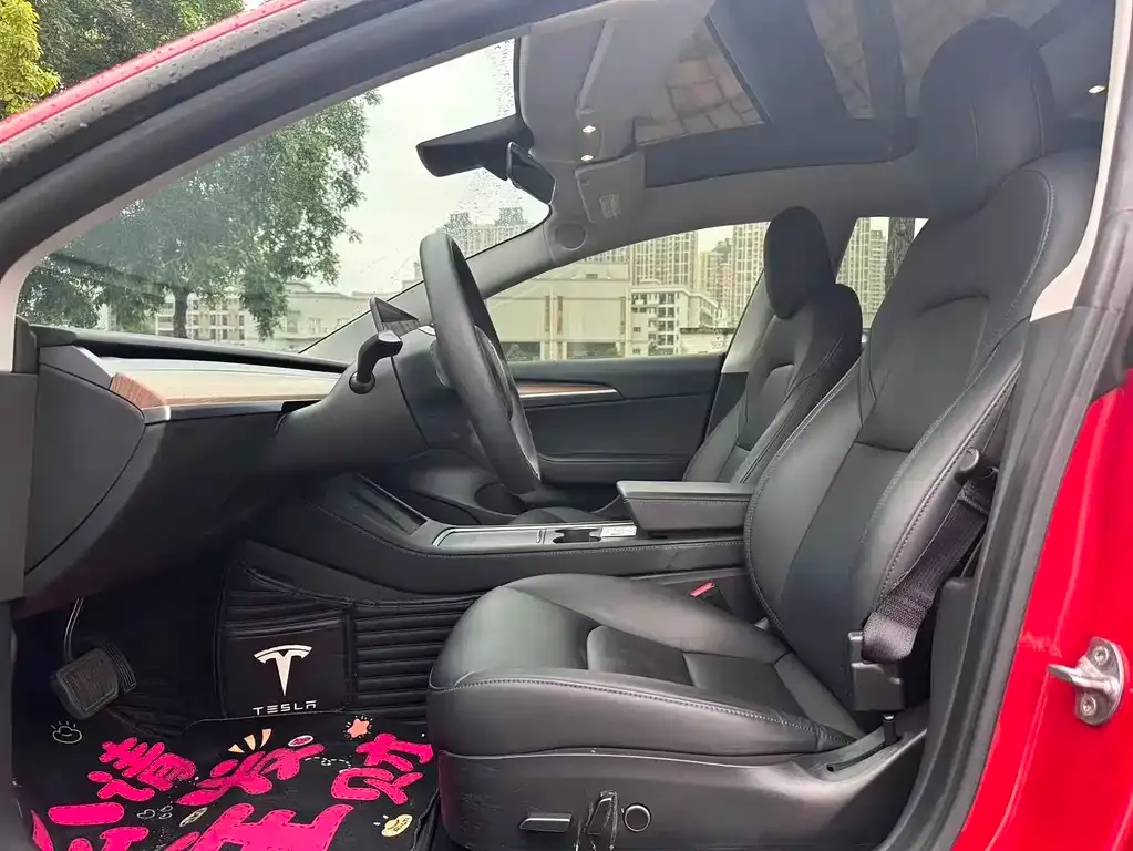 Tesla Model 3 — фото 3