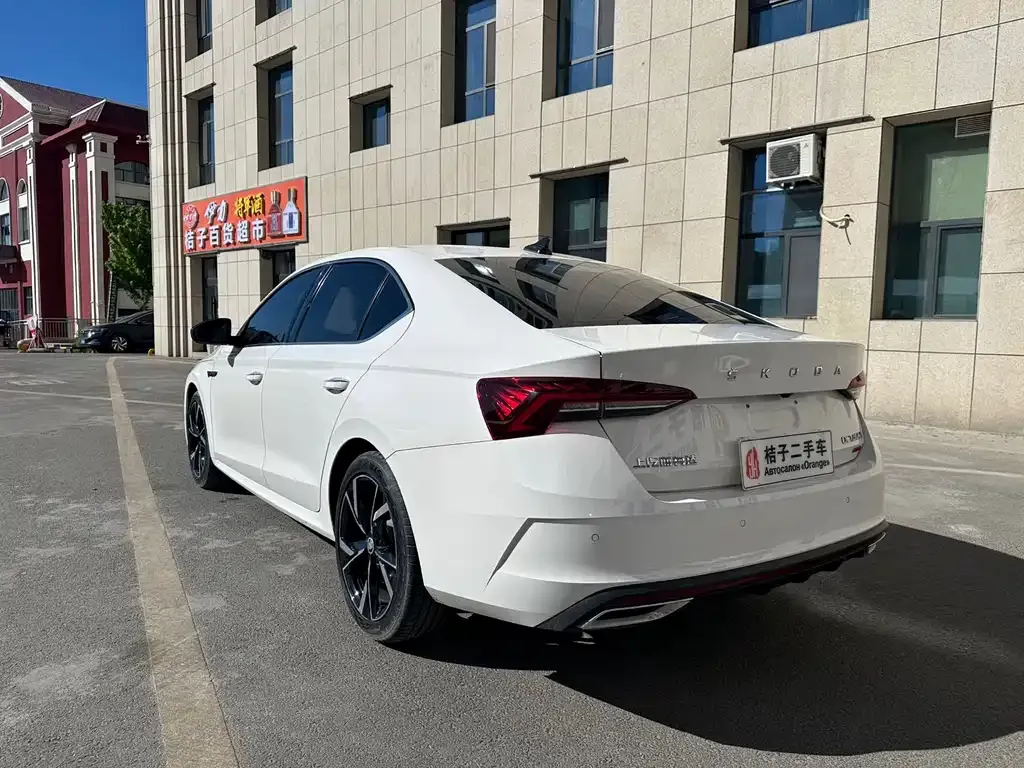 Skoda Octavia — фото 10
