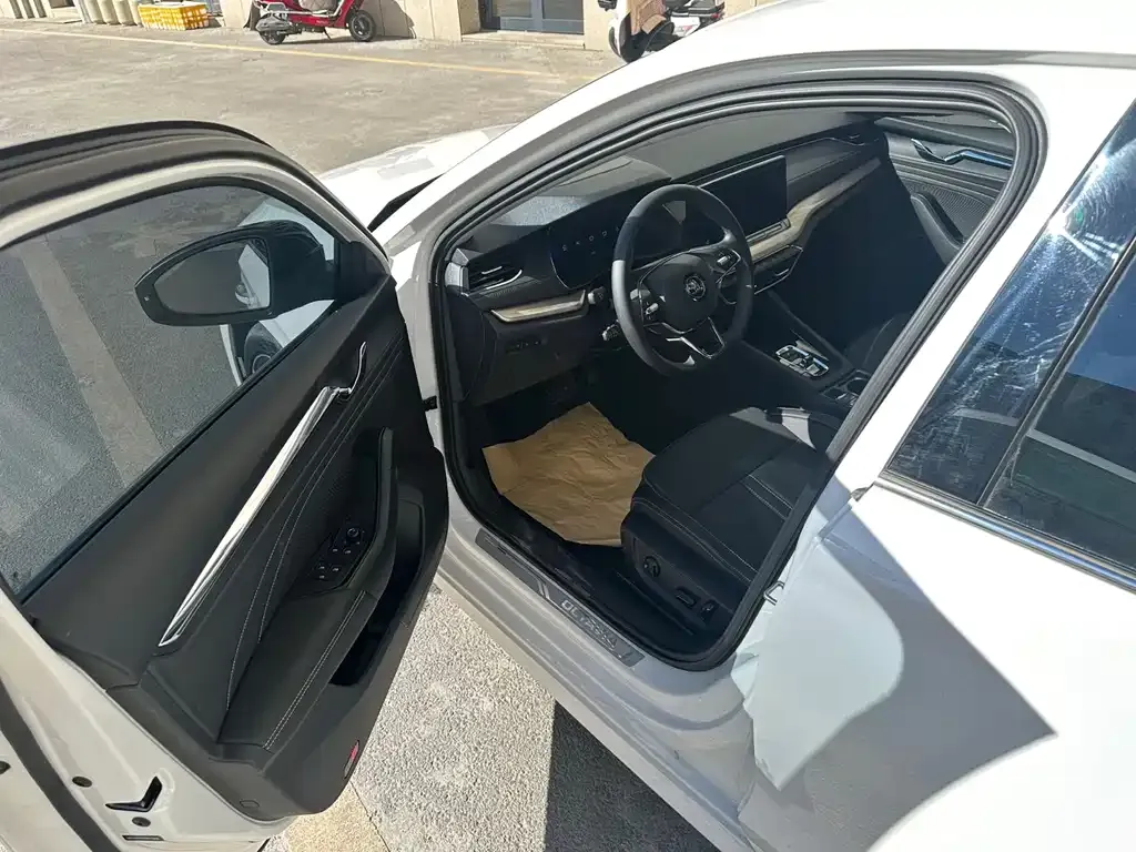 Skoda Octavia — фото 4