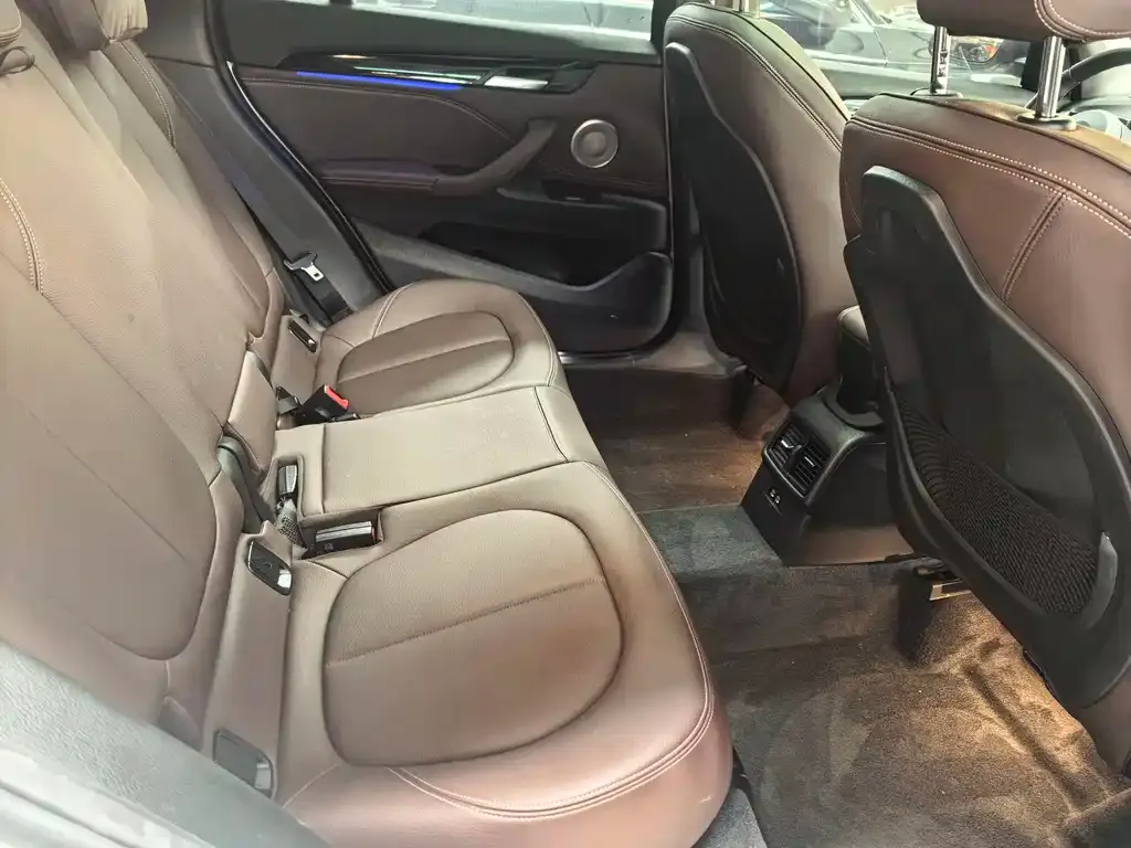 BMW X1 2021 из CN, фото 8
