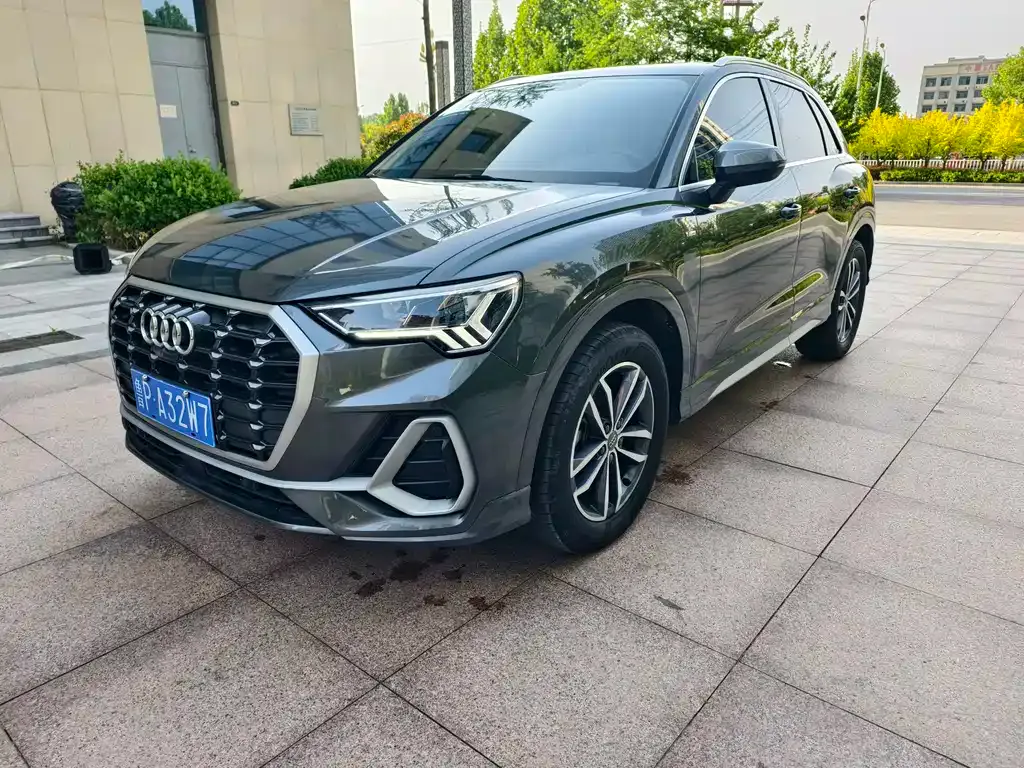 Audi Q3 — фото 1