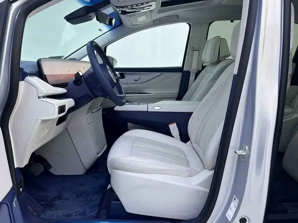 Buick GL8 Hybrid — фото 8