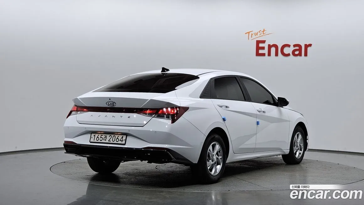 Hyundai AVANTE — фото 3