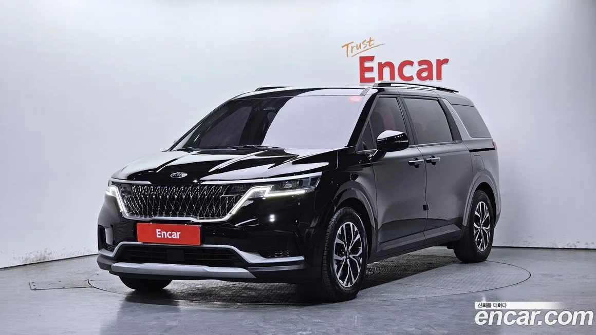 Kia Carnival — фото 1