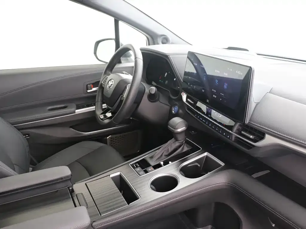 Toyota Sienna — фото 9