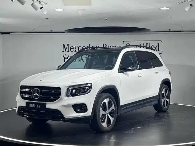 Mercedes-Benz GLB — фото 1