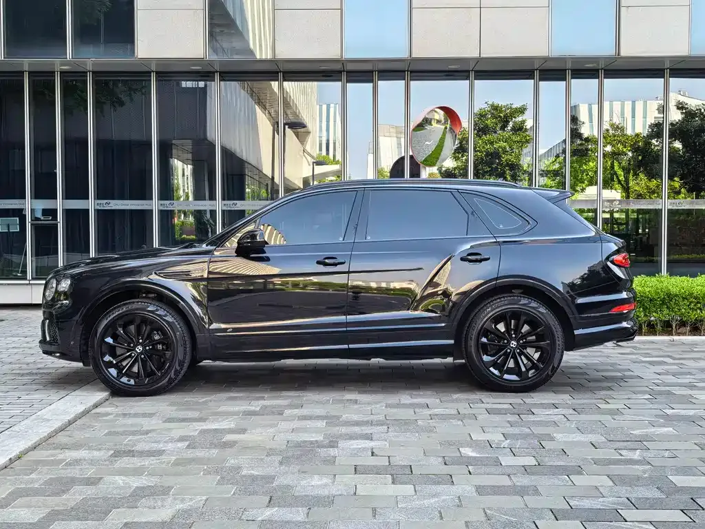 Bentley Bentayga 2021 из CN, фото 9