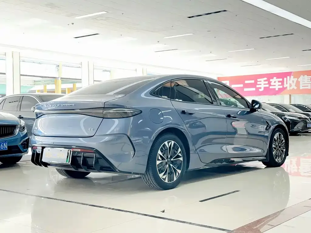 BYD Seal — фото 7