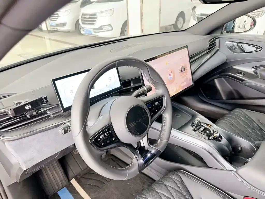 BYD Seal — фото 10