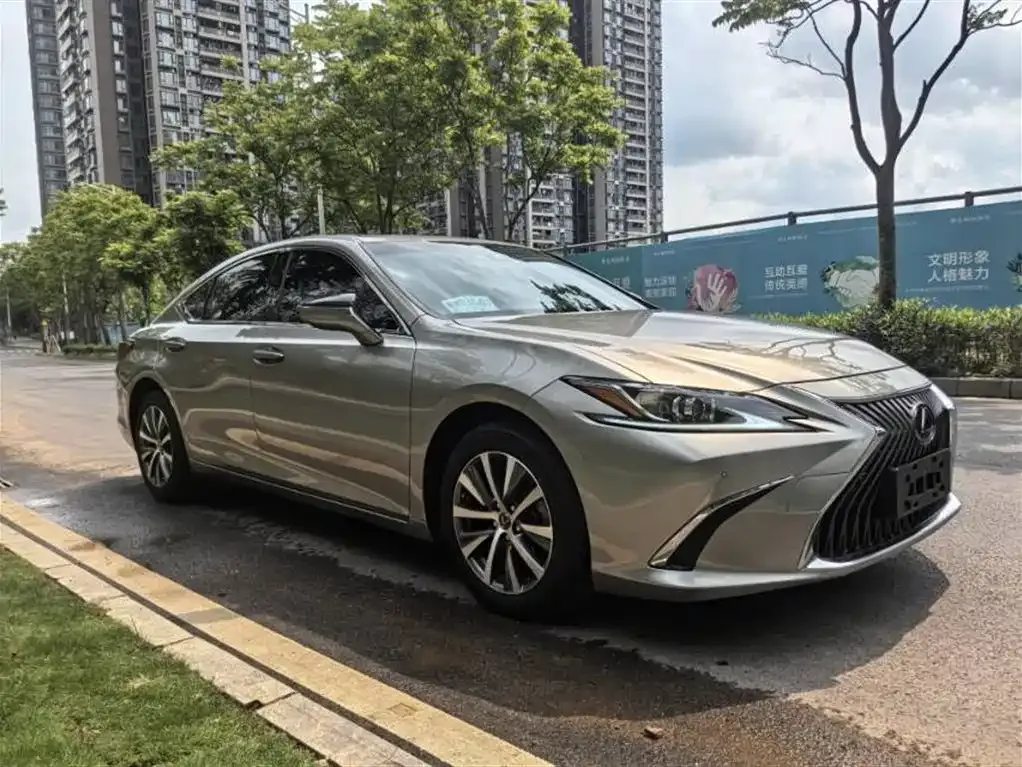 Lexus ES — фото 9