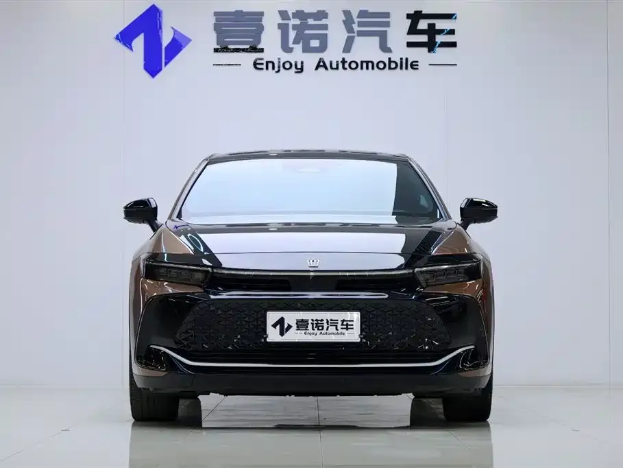 Toyota Crown SportCross 2024 из CN, фото 2