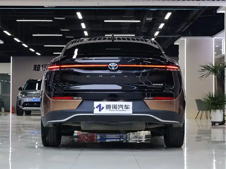Toyota Crown SportCross 2024 из CN, фото 6
