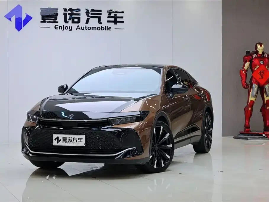 Toyota Crown SportCross 2024 из CN, фото 9