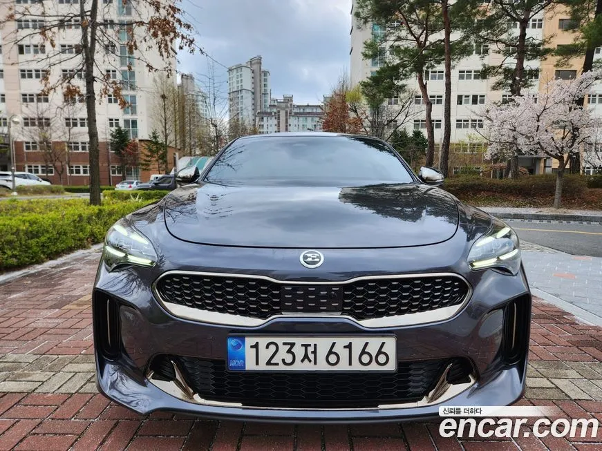 Kia Stinger — фото 1
