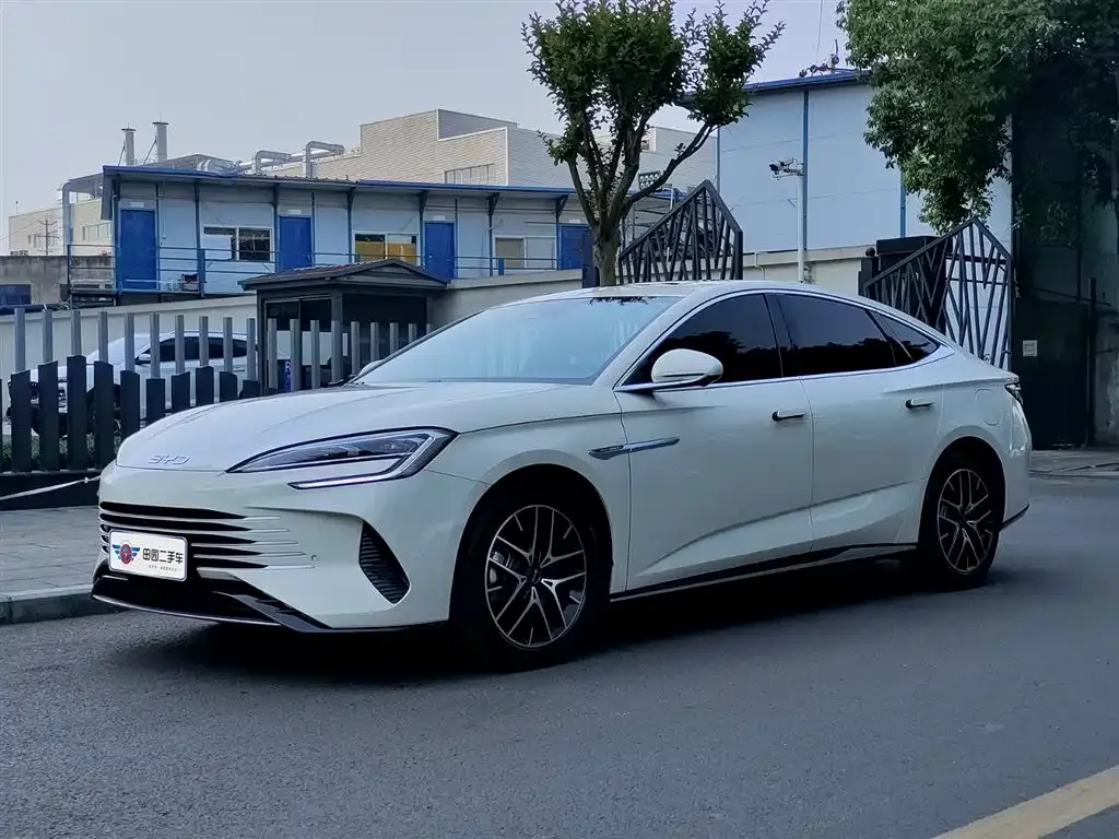 BYD Seal — фото 1