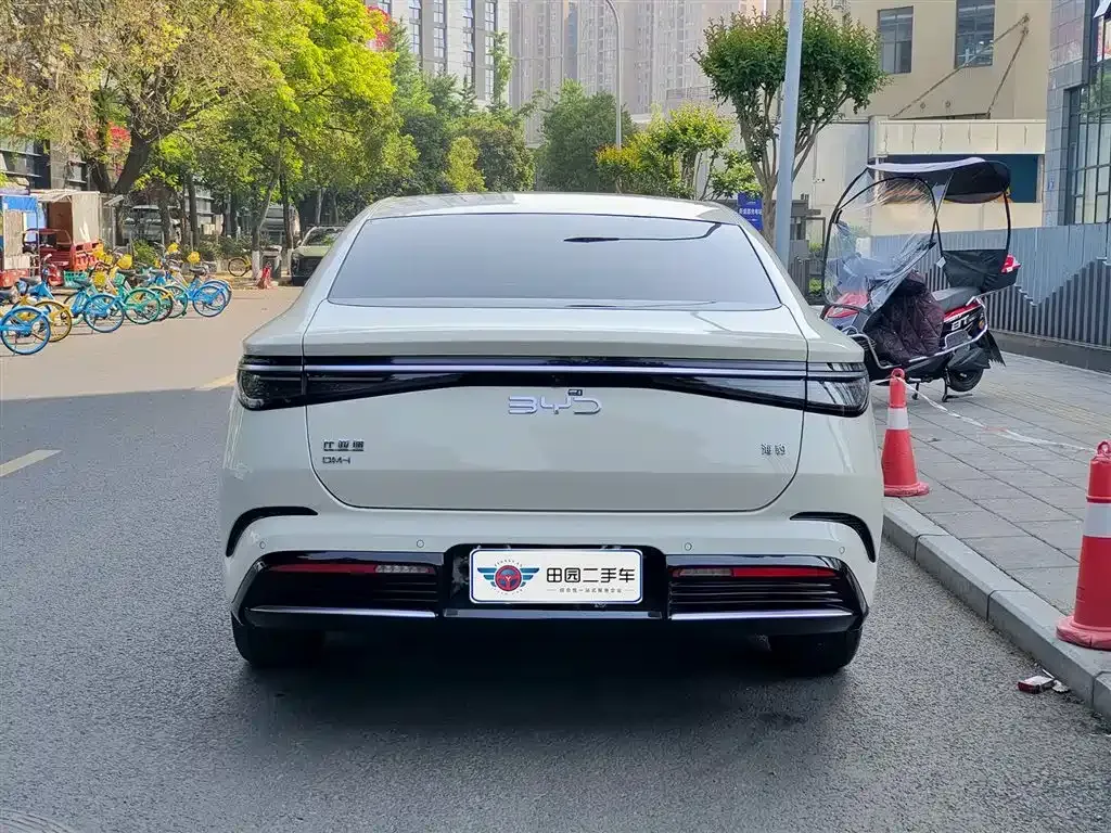 BYD Seal — фото 9