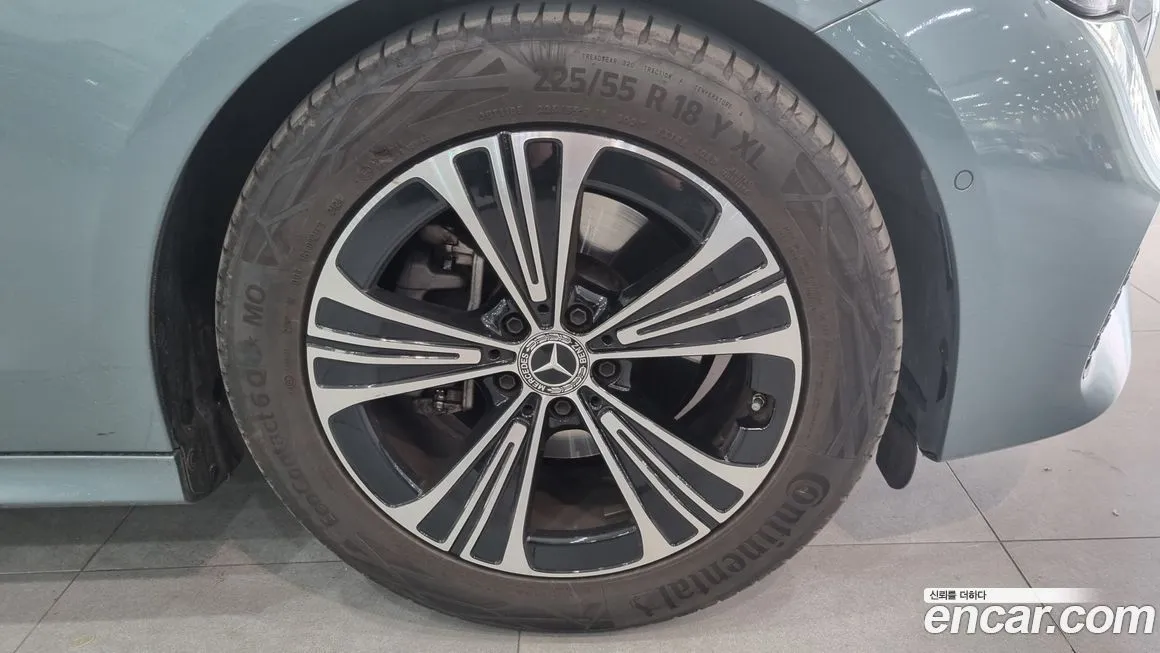 Mercedes-Benz E-Class — фото 10