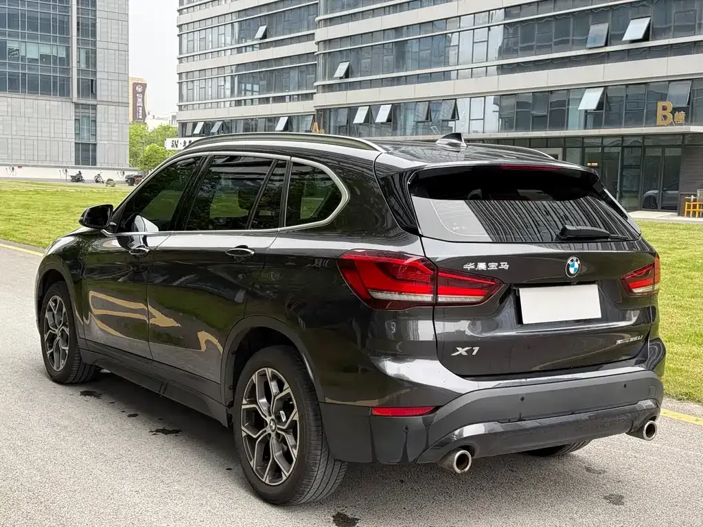 BMW X1 — фото 2