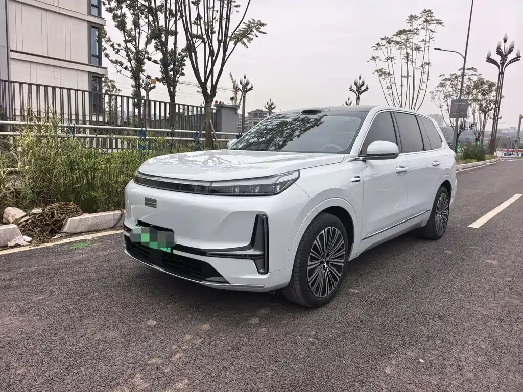 Geely Galaxy M9 — фото 1