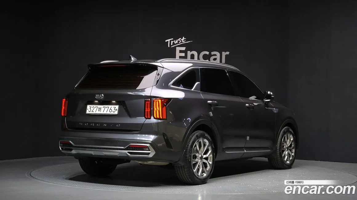Kia Sorento — фото 8