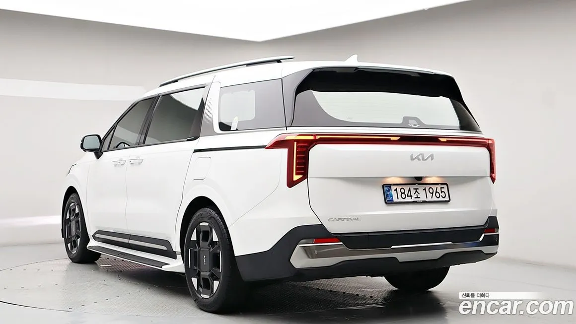 Kia Carnival — фото 10