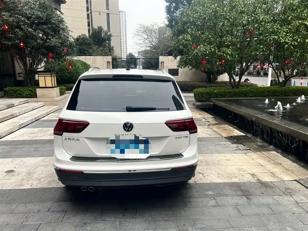 Volkswagen Tiguan L — фото 9