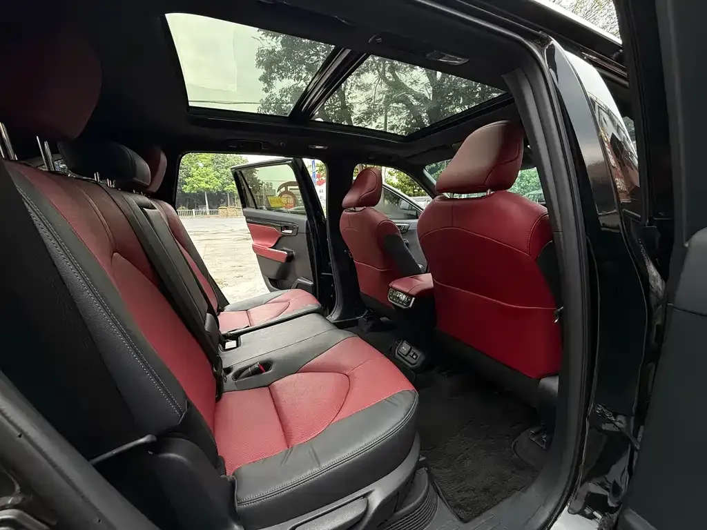 Toyota Crown Kluger 2021 из CN, фото 2