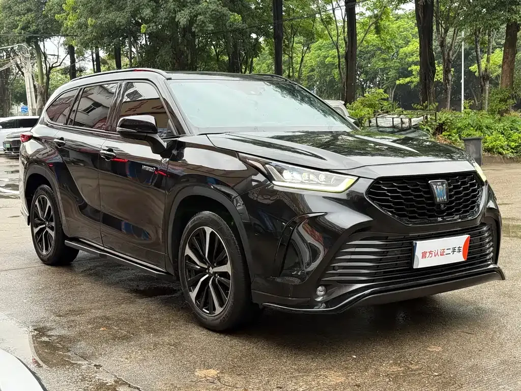 Toyota Crown Kluger 2021 из CN, фото 10