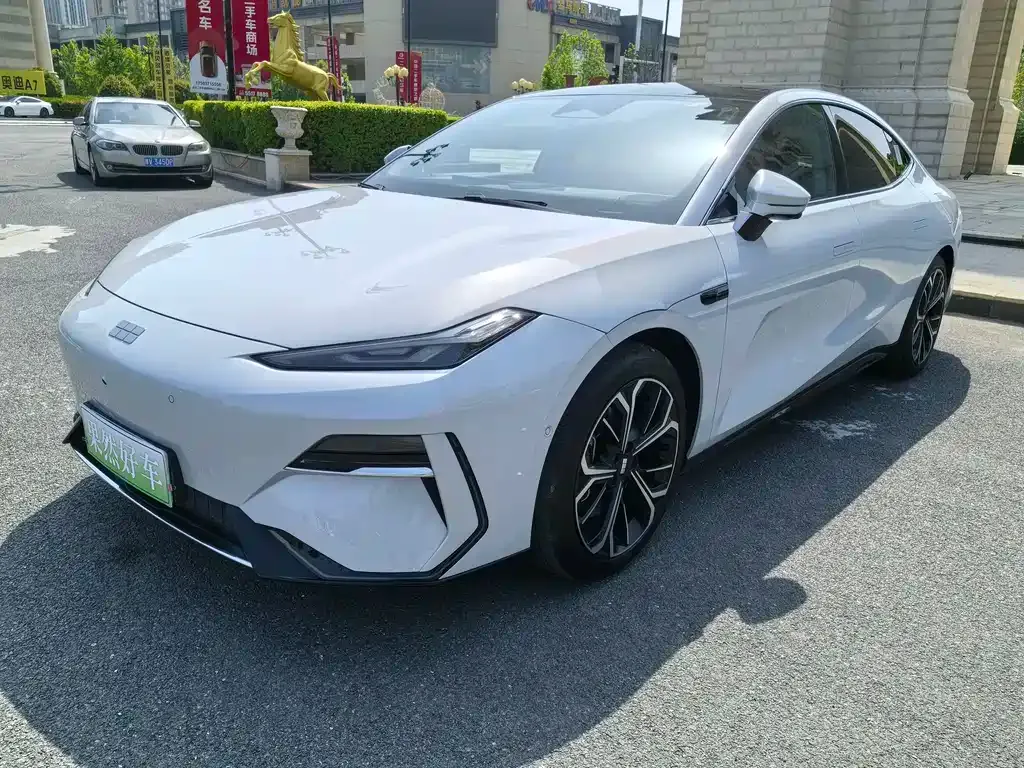 Geely Galaxy E8 — фото 1
