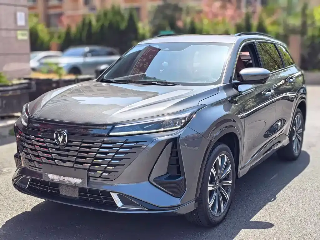 Changan CS75PLUS — фото 1