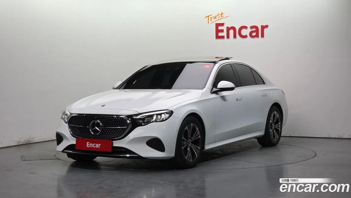 Mercedes-Benz E-Class — фото 1